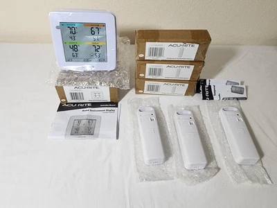 Acurite Display & 3 Sensors for Temperature and Humidity 06043M and 06002M - Image 1 of 4