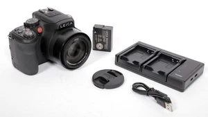 Leica V-LUX 4 digital camera + 2 batteries and charger #5425 - Picture 1 of 12