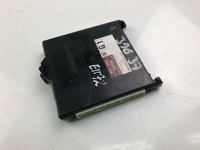 E1172 TOYOTA AURIS 2009 Control Unit 89221-47140 - Image 1 of 4