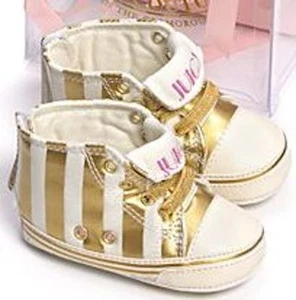 JUICY COUTURE NIÑAS ZAPATOS A RAYAS ALTA TOP TALLA 4 NUEVOS CON ETIQUETAS $58 - Imagen 1 de 3