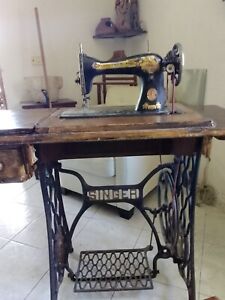 SINGER Vecchia antica macchina da cucire vintage nera con motore, da restaurare
