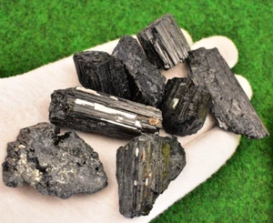 1 Rough Black Natural Tourmaline 20-30g Schorl, Worry Stone, UK Quick Postage✔ - Picture 1 of 8