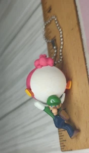 Super Mario Bros Dangler Keychain Luigi & Pink Bubble Baby Yoshi 2013 Tomy - Picture 1 of 5