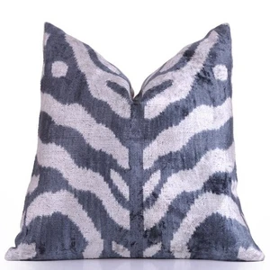 Grau Creme Ikat Seide Samt Kissen - 16x16 Handarbeit Luxus Überwurf - Bild 1 von 8