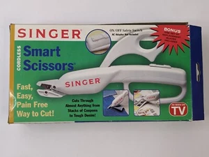Tijeras inteligentes inalámbricas Singer nuevas en caja con hoja extra artesanía a alfombra - Imagen 1 de 3