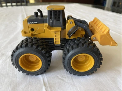 Ertl John Deere Front End Loader With Monster Tread Wheels SF1 - Image 1 of 4