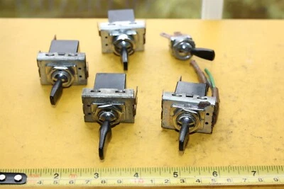 5 INTERRUPTORES DE TABLERO LUCAS MG HEALEY TRIUMPH JAGUAR RAÍCES RAYO DE SOL HILLMAN AUSTIN Foto 1 de 4