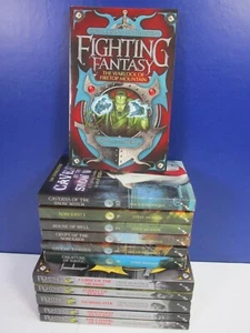 12 FIGHTING FANTASY BOOK bundle lot IAN LIVINGSTONE STEVE JACKSON gamebooks - Foto 1 di 4