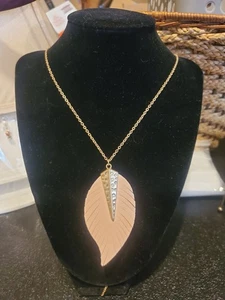 Vintage Pink Feather Necklace 19 Inch - Picture 1 of 5