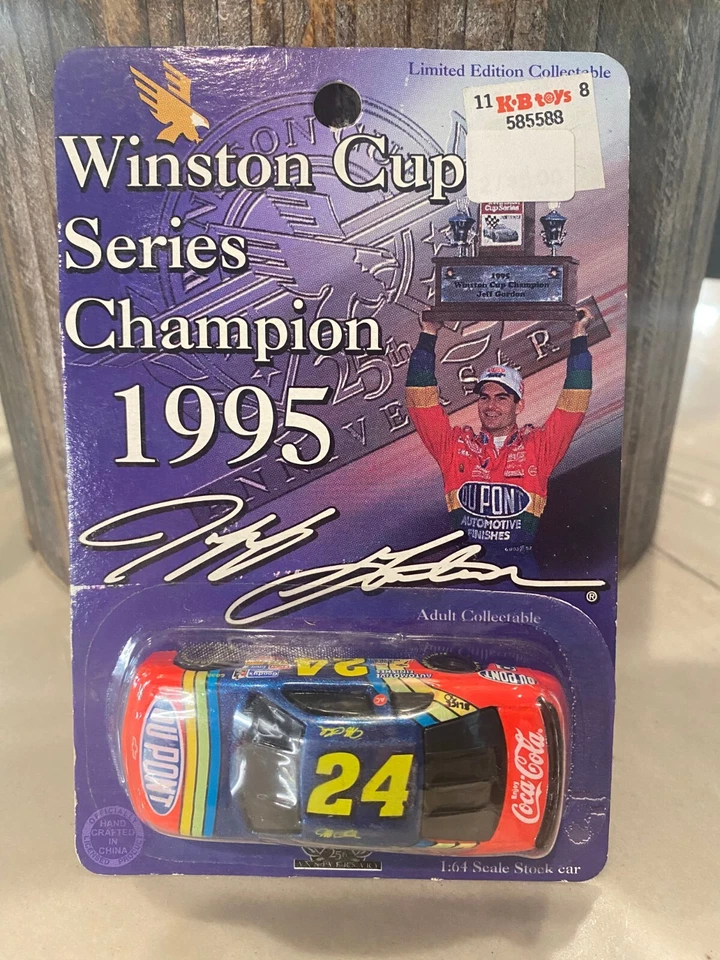 Jeff Gordon Action 1995 Winston Cup Dupont Chevrolet 1:64 Diecast Limitata Ed - Immagine 1 di 1