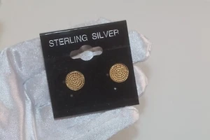 Schöne runde Scheibe Vermeil Gold über Sterling Silber kleine Ohrringe Kaviar Punkte - Bild 1 von 3