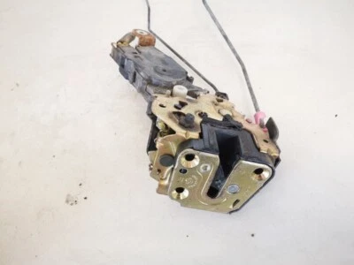 Mecanismo de bloqueo de puerta Subaru Legacy 2000 - lado trasero derecho usado, Gen #1684368-60 Foto 1 de 4