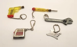 Vintage Posten Werkzeug Schlüsselanhänger Maßband Schraubenschlüssel Schraubendreher Pistole... - Bild 1 von 5