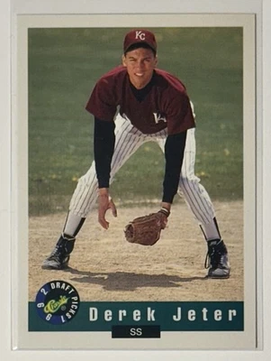 Selecciones clásicas del draft 1992 #6 Derek Jeter - Yankees de Nueva York | Tarjeta de novato (B) Foto 1 de 3