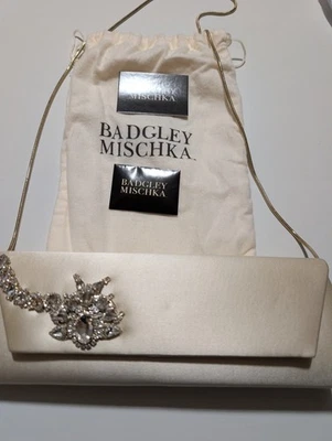 Bolso Badgley Mischka Marfil Marfil Foto 1 de 4