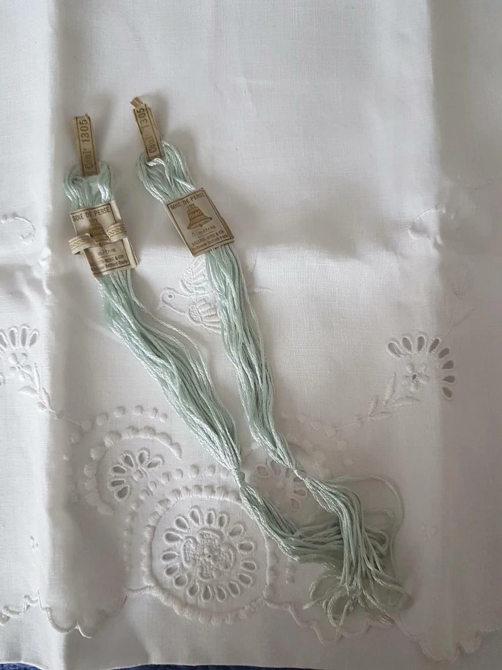 2 échevettes  soie de perse à broder bleu ciel n°1305  DMC mercerie ancienne - Photo 1/1