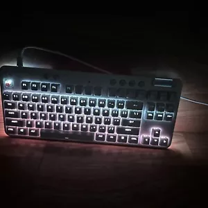 Logitech G713 Linear Mechanical Gaming Keyboard - White UNTESTED AS IS READ Red - Picture 1 of 8