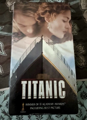 Titanic VHS 1998 2 Movie Video Tape Movie Box Set Kate Winslet Leonardo DiCaprio - Image 1 of 4
