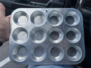 Aluminium 12 Muffinform Chilton 604 Ware Cupcake 13" x 10" Aluminium Vintage - Bild 1 von 3