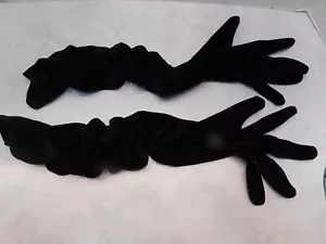NEW! LADIES BLACK VELVET GLOVES ACRYLIC UNLINED SIZE ONE SIZE FITS MOST - Picture 1 of 4