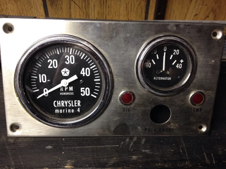 Tacómetro vintage Stewart Warner calibre antiguo 4 cilindros barco Chrysler Marine div 1966 Foto 1 de 1