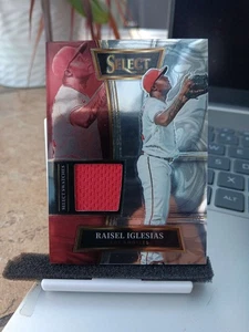 Panini Select 2022 - Muestras selectas Raisel Iglesias #SELS-RI (MEM) - Imagen 1 de 2