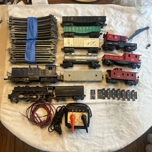 Vintage 1945-1950 Lionel Train set with added vintage Lionel items. - Picture 1 of 21