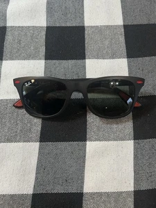 Cuadro Ray Ban Ferrari 150 mm negro con remache de metal rojo, (RB4195M) solo marco. - Imagen 1 de 7
