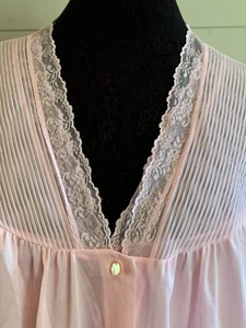 Vintage Peignoir Silky Gown & Robe Set Pink Nylon Lace Aristocraft Union - M - Picture 1 of 15