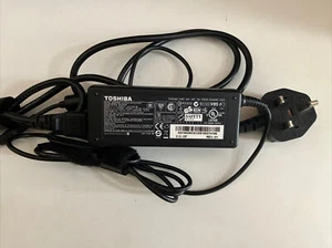 GENUINE TOSHIBA LAPTOP CHARGER ADAPTER PA3468E-1AC3 19V 3.95A N193 V85 - Picture 1 of 1