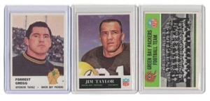1965 PHILADELPHIA GREEN BAY PACKERS TEAM CARD 71, TAYLOR 82 + 1961 FLEER GREGG 94 - Bild 1 von 2