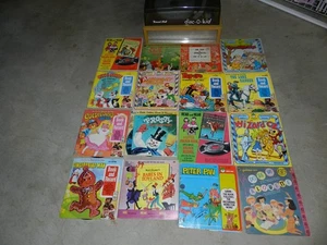 Reproductor de discos fonógrafo de dos velocidades Disc-O-Kid para sala de conciertos 220 con libros y discos - Imagen 1 de 6
