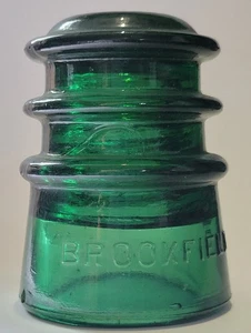 CD 115  [020] BROOKFIELD INSULATOR, SB, NICE EMERALD GREEN, LOOKS MINT TO ME - Picture 1 of 4