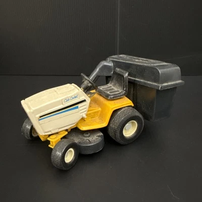 Banco de monedas para montar cortacésped Cub Cadet modelos a escala #HC-49 1/16 - ESTADO USADO  Foto 1 de 4