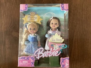 2004 Barbie Kelly Fantasy Tales Tea Party Puppen blau/lavendel #G8382 - Bild 1 von 4