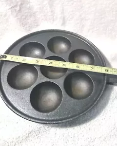 Vintage Cast Iron 7 Danish Pastry Biscuit Pan Egg Poacher - Picture 1 of 4