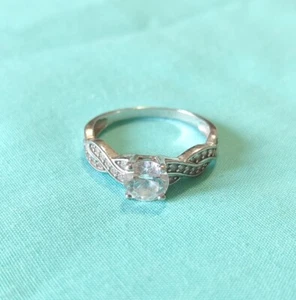 925 Sterling Silver CZ Ring Sz 7.5 Engagement Wedding - Picture 1 of 7