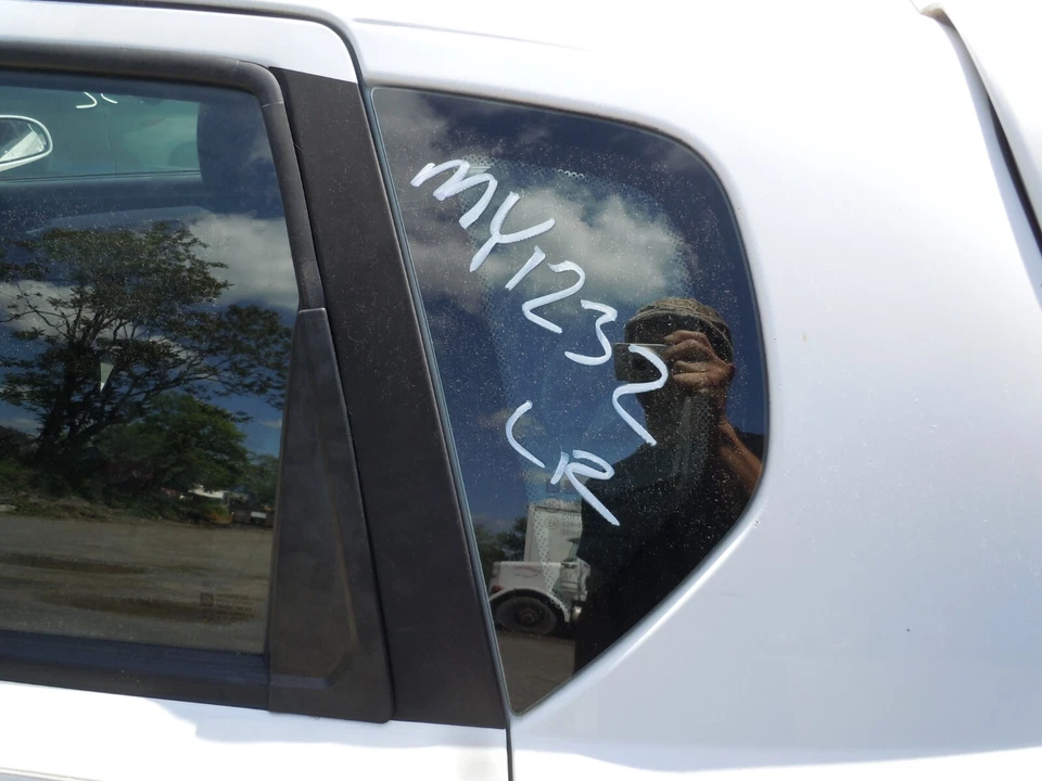 2004-2011 Chevrolet Aveo5 Rear Quarter Window Glass Driver Left LH OEM - Image 1 of 1