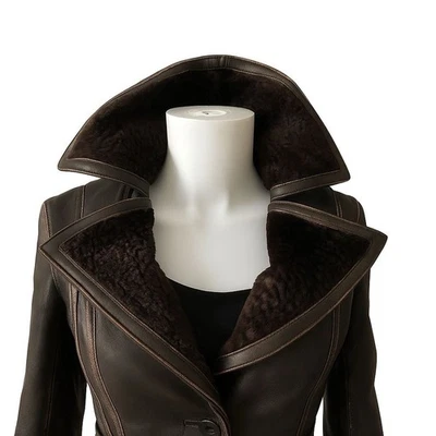 Jaqueta de motocicleta feminina BEBE couro marrom colarinho fivela | Tamanho grande - Imagem 1 de 3