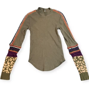 Free People olivgrünes Thermo Häkel Strick Top Leopardenärmel Größe Small - Bild 1 von 10