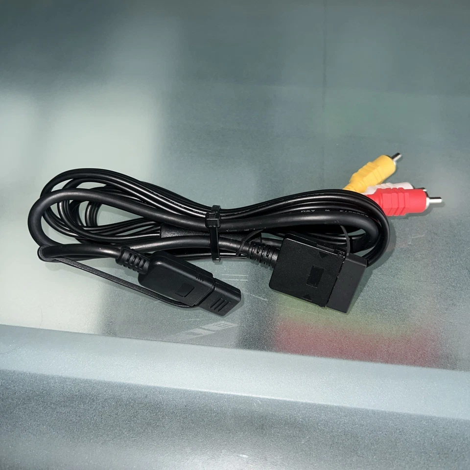 Composite RCA Cable AV Video USB Charger for 30 Pin IPod IPad2 3 IPhone 4 4S - Image 1 of 3