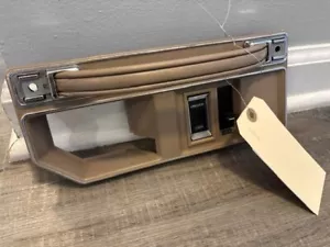 1988-1991 Cadillac Seville RIGHT REAR Door Handle Trim TAN LEATHER - Foto 1 di 5