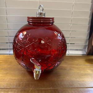 Winter Wonder Lane 1,5 GAL Rot Glas Weihnachtsschmuck Getränkespender Schneeflocke - Bild 1 von 3