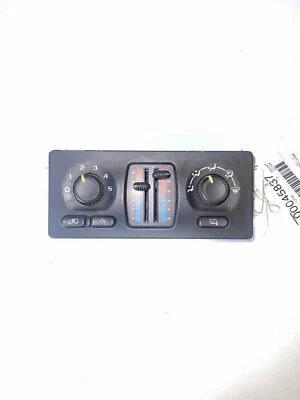 05 06 07 CONTROL DE TEMPERATURA CHEVY SILVERADO 1500 NO híbrido con (opcional Cj3) y (opcional Ye9) Foto 1 de 4