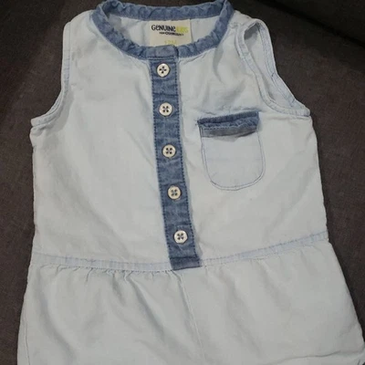 Vestido tipo jersey vaquero vintage OshKosh B'gosh Vestbak talla 12 m para niñas pequeñas Foto 1 de 4
