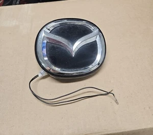 2019-2023 Mazda 3 Emblem Mascot Rear - Picture 1 of 6