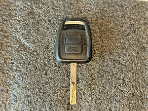 Vauxhall Astra Zafira Vectra 2 Button Key Fob Used 12221194 B - Picture 1 of 6