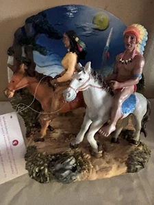 Galerías Suanti 3D indios/caballos hechos a mano “El regreso del nativo” nuevo en caja - Imagen 1 de 9