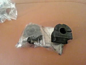 2 X GENUINE FORD KA FRONT ANTI-ROLL BAR BUSHES - Picture 1 of 1