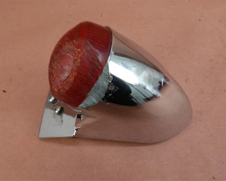 Luz de freno de montaje en matrícula Harley Davidson Dyna Street Bob 2011-2017 FXDB Foto 1 de 4